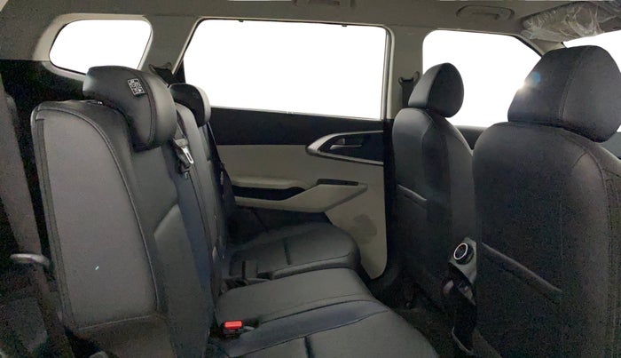2024 KIA CARENS PREMIUM 1.5 PETROL 7 STR, Petrol, Manual, 7,422 km, Right Side Rear Door Cabin