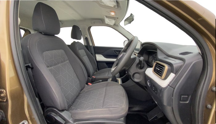 2022 Tata PUNCH ACCOMPLISHED MT, Petrol, Manual, 22,238 km, Right Side Front Door Cabin