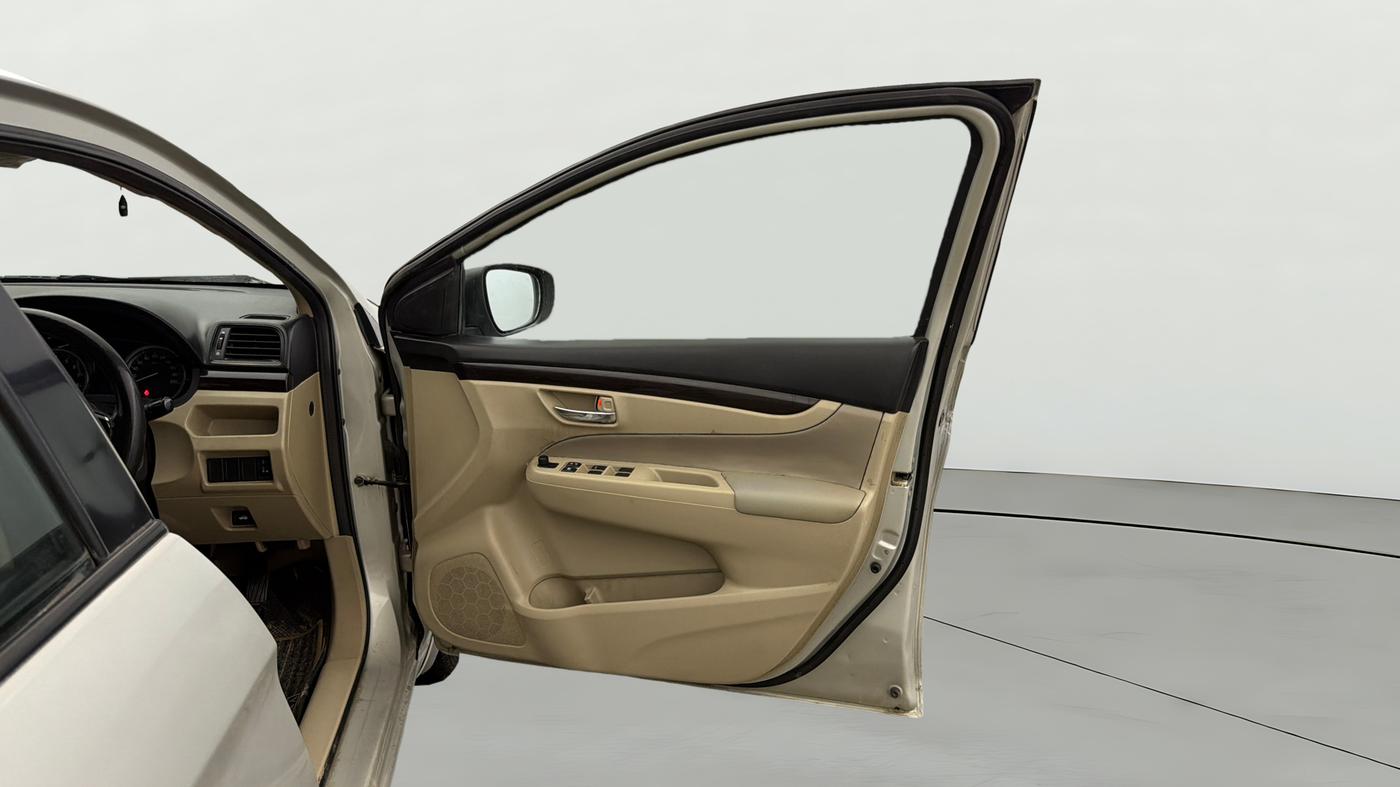 2018 Maruti Ciaz SIGMA 1.4 MT PETROL, Petrol, Manual, 66,660 km, RHS Front Door
