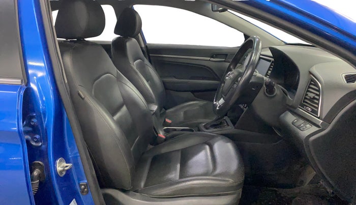 2019 Hyundai New Elantra 1.6 SX (O) AT DIESEL, Diesel, Automatic, 63,389 km, Right Side Front Door Cabin