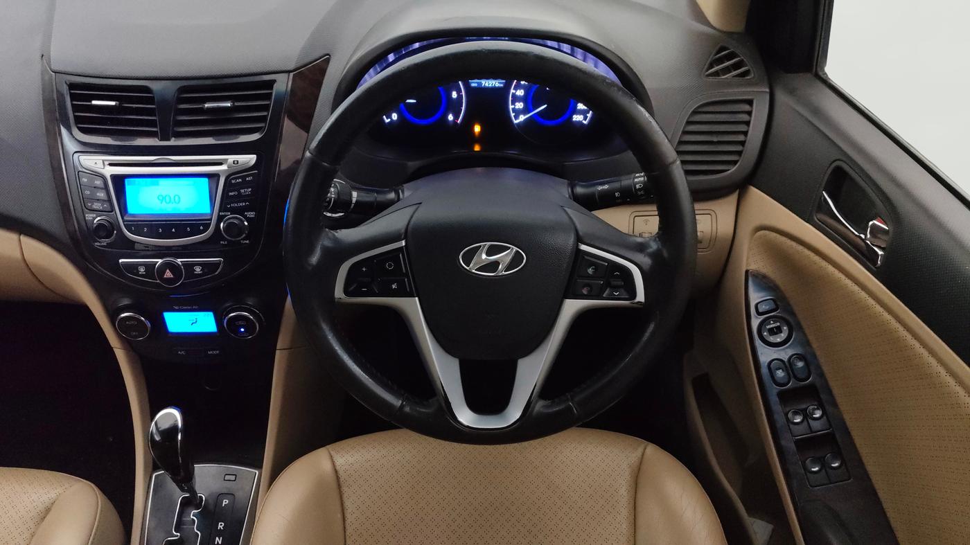 2014 Hyundai Verna FLUIDIC 1.6 CRDI SX OPT AT, Diesel, Automatic, 74,245 km, Steering Wheel Close Up