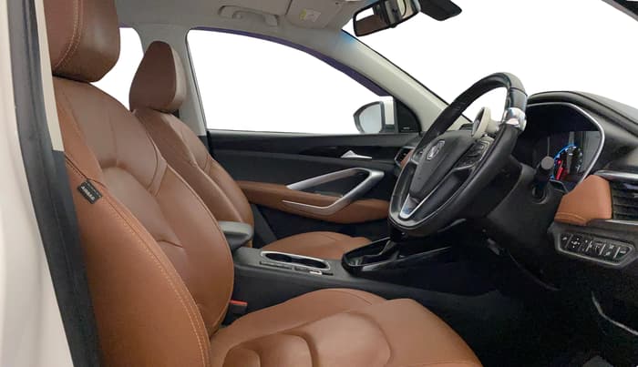 2020 MG HECTOR PLUS SHARP 1.5 PETROL TURBO DCT 6-STR, Petrol, Automatic, 38,946 km, Right Side Front Door Cabin