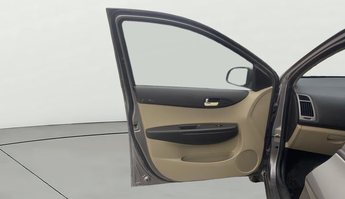 2012 Hyundai i20 MAGNA 1.4 CRDI, Diesel, Manual, 1,44,594 km, LHS Front Door