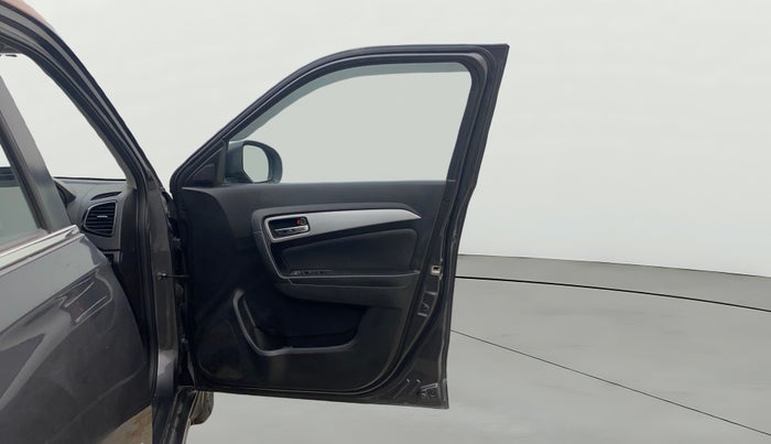 2020 Maruti Vitara Brezza ZXI PLUS DUAL TONE, Petrol, Manual, 1,22,984 km, RHS Front Door