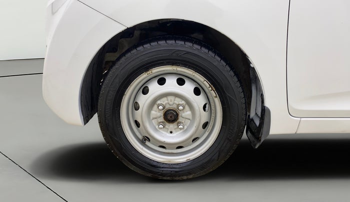 2017 Hyundai Eon ERA +, Petrol, Manual, 47,805 km, Left Front Wheel