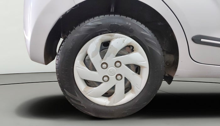 2019 Hyundai NEW SANTRO SPORTZ CNG, CNG, Manual, 99,995 km, Right Rear Wheel