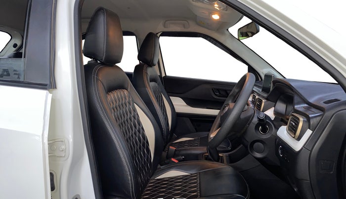 2022 Tata PUNCH ACCOMPLISHED MT, Petrol, Manual, 11,567 km, Right Side Front Door Cabin