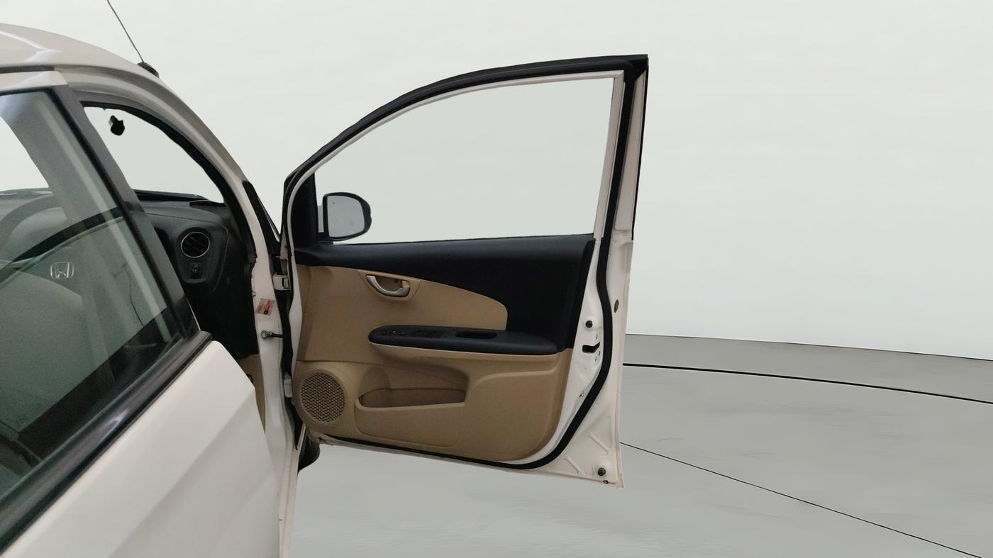 2015 Honda Brio VX AT, Petrol, Automatic, 52,466 km, RHS Front Door