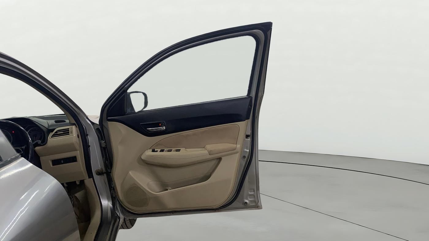 2021 Maruti Dzire VXI, Petrol, Manual, 1,37,911 km, RHS Front Door