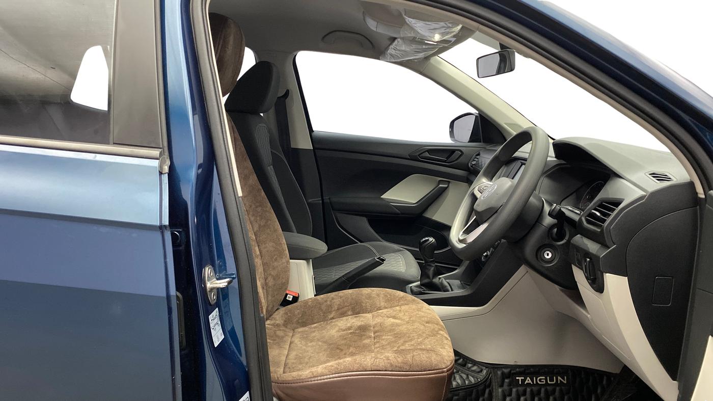 2024 Volkswagen TAIGUN COMFORTLINE 1.0 TSI MT, Petrol, Manual, 26,845 km, Right Side Front Door Cabin