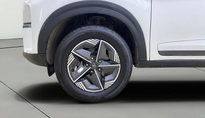 2024 Tata NEXON CREATIVE+ SUNROOF AMT 1.2 PETROL, CNG, Automatic, 36,991 km, Left Front Wheel