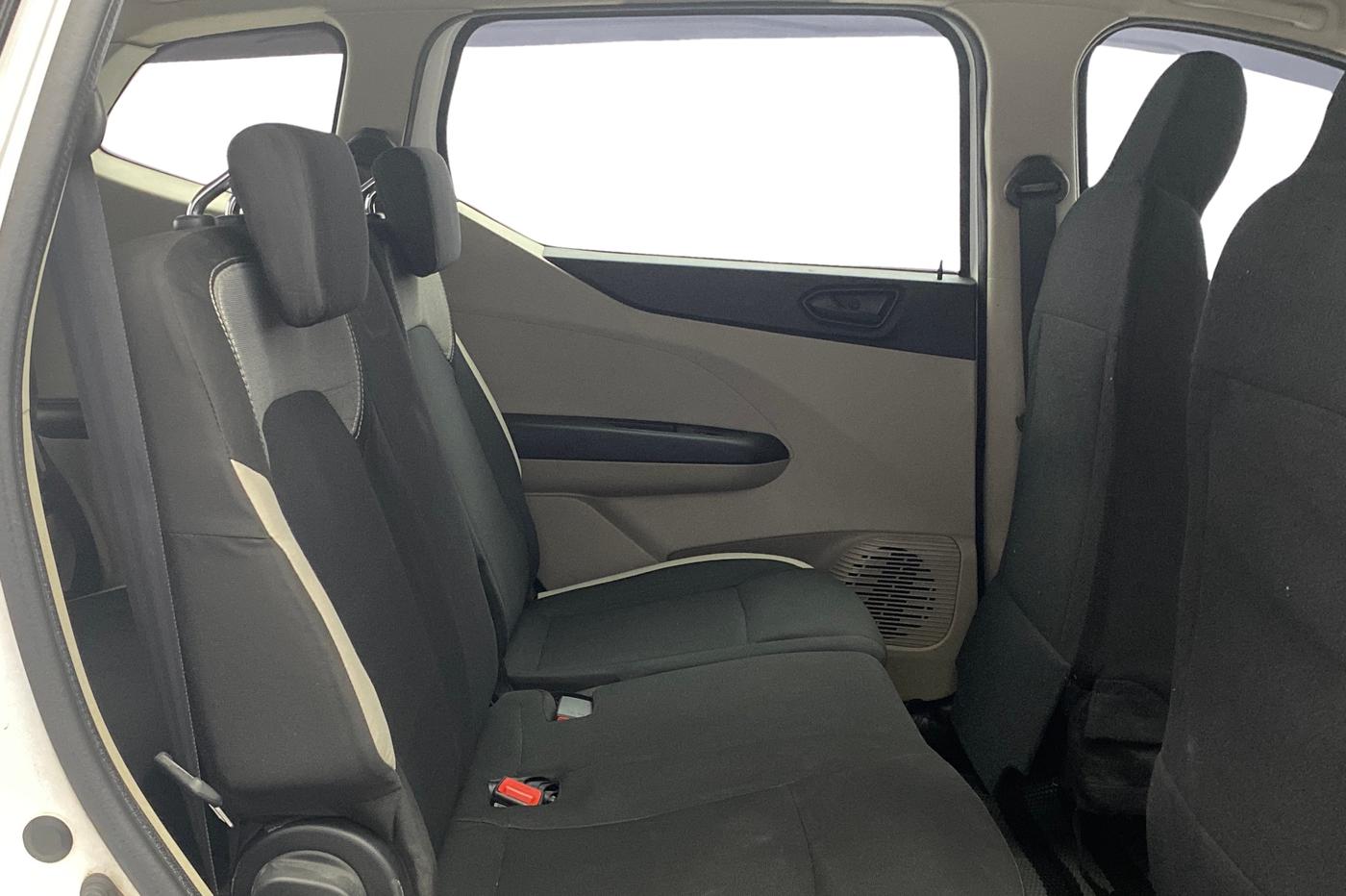 2023 Renault TRIBER RXL MT, Petrol, Manual, 82,736 km, Right Side Rear Door Cabin