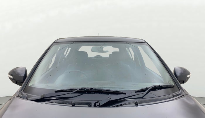 2015 Maruti Swift VDI, Diesel, Manual, 1,49,705 km, Front Windshield