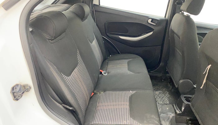 2018 Ford FREESTYLE TREND 1.2 PETROL, Petrol, Manual, 62,645 km, Right Side Rear Door Cabin