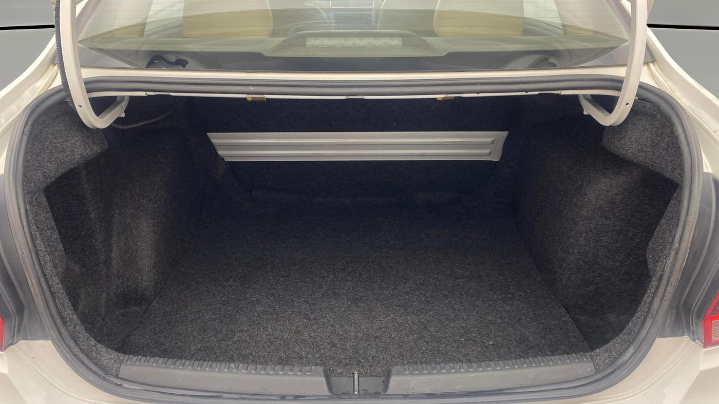 2016 Volkswagen Vento HIGHLINE 1.5 AT, Diesel, Automatic, 98,517 km, Boot Open Zoomed View