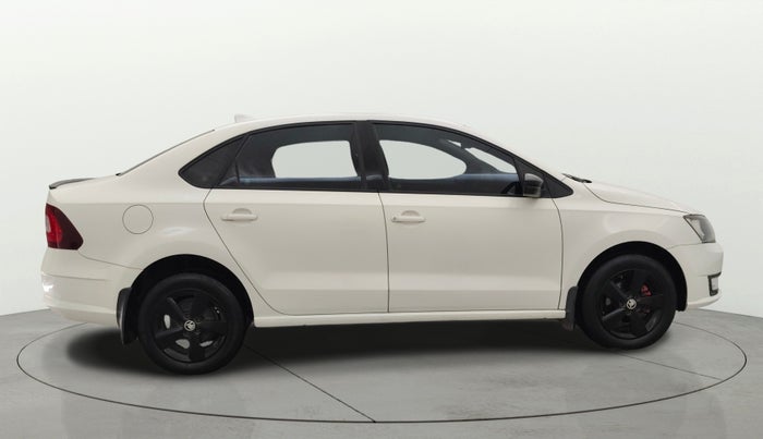 2017 Skoda Rapid AMBITION 1.6 MPI MT, Petrol, Manual, 42,422 km, Right Side View