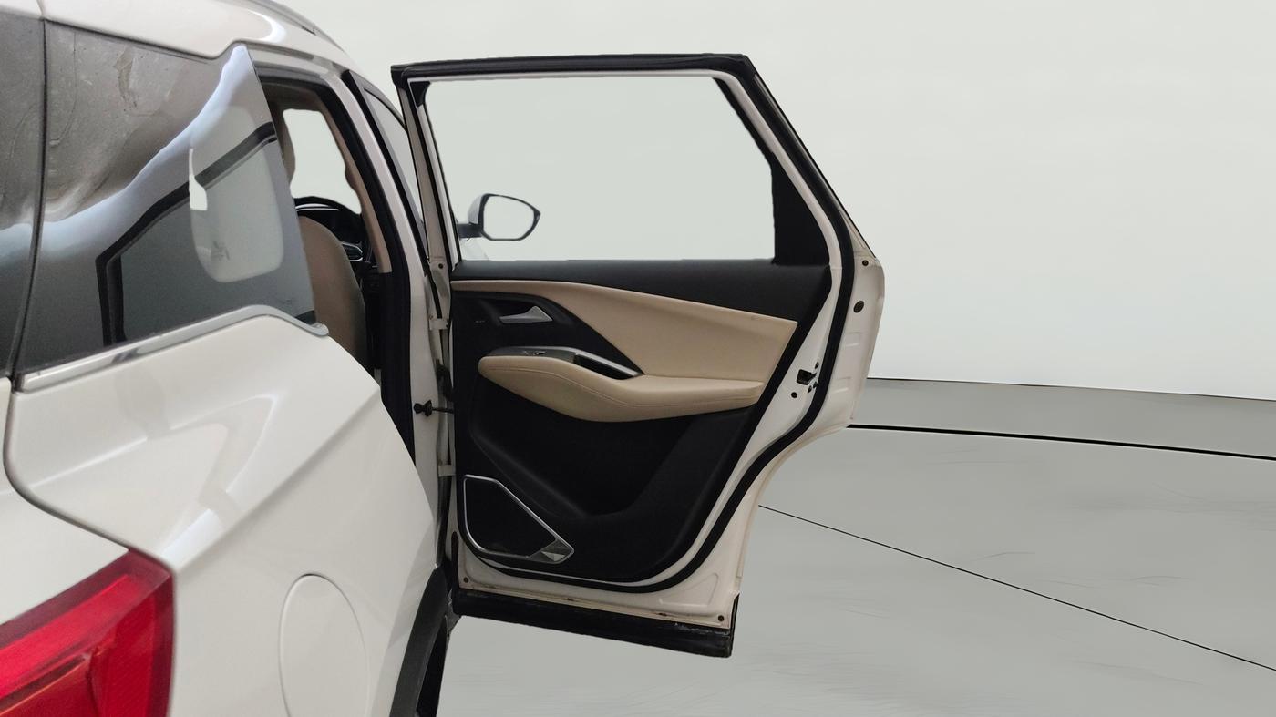 2023 MG HECTOR SHARP PRO 1.5 PETROL TURBO CVT PETROL, Petrol, Automatic, 22,983 km, RHS Rear Door