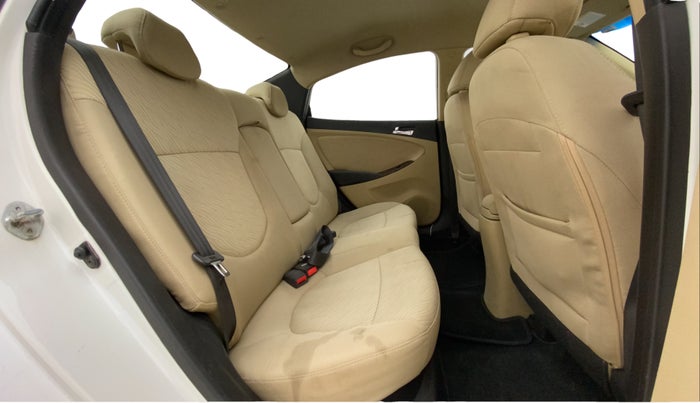 2015 Hyundai Verna FLUIDIC 1.6 CRDI SX, Diesel, Manual, 33,813 km, Right Side Rear Door Cabin