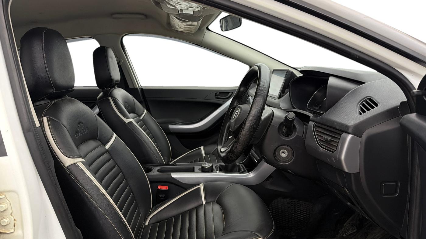 2023 Tata NEXON XE PETROL, Petrol, Manual, 25,429 km, Right Side Front Door Cabin