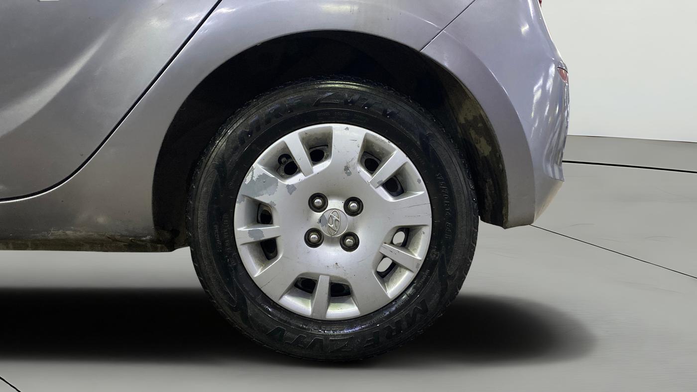 2014 Hyundai Elite i20 MAGNA 1.2, CNG, Manual, 1,07,011 km, Left Rear Wheel
