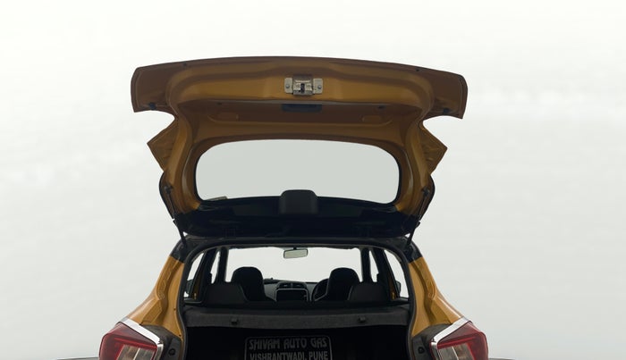 2023 Renault Kwid CLIMBER MT 1.0, CNG, Manual, 18,362 km, Boot Door Open
