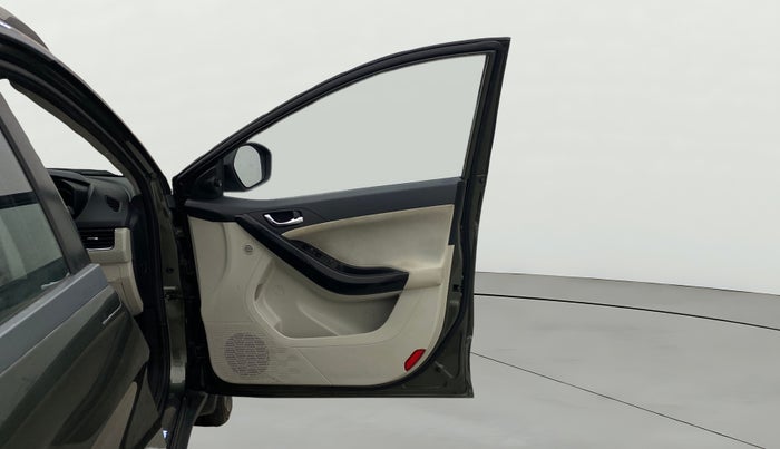 2023 Tata NEXON XZ PLUS DIESEL SUNROOF, Diesel, Manual, 67,922 km, RHS Front Door