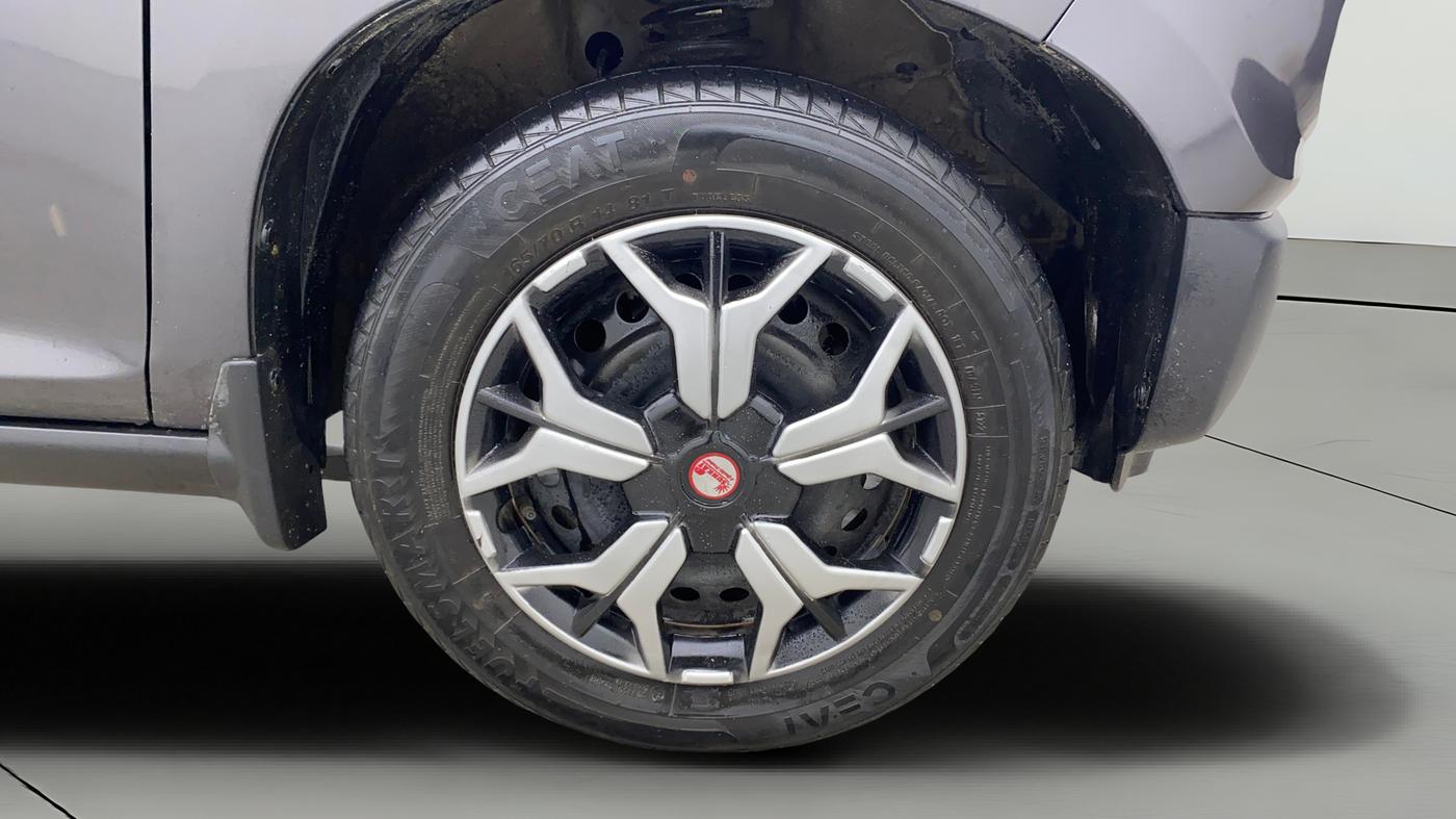 2023 Maruti S PRESSO VXI S-CNG, CNG, Manual, 25,111 km, Right Front Wheel