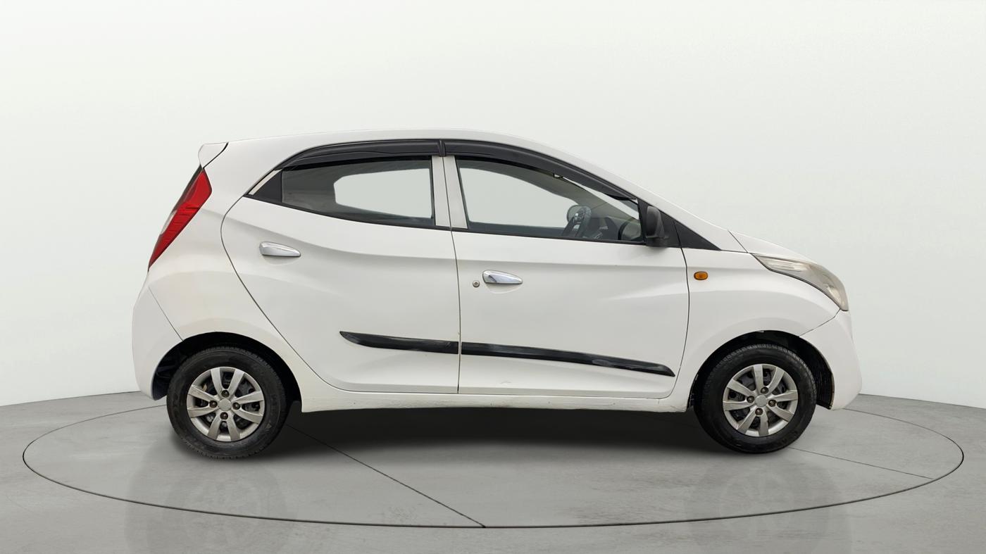 2016 Hyundai Eon ERA +, CNG, Manual, 72,814 km, Right Side View
