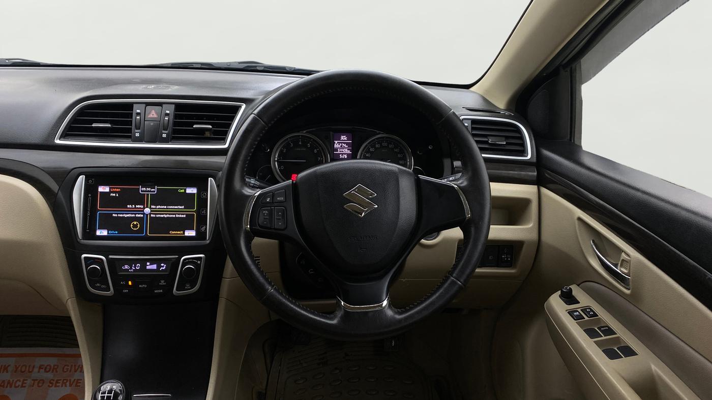 2016 Maruti Ciaz ZXI+, Petrol, Manual, 66,270 km, Steering Wheel Close Up