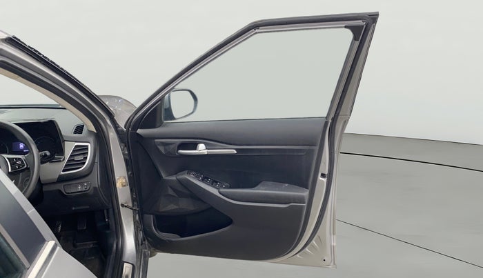 2019 KIA SELTOS HTK 1.5 DIESEL, Diesel, Manual, 48,433 km, RHS Front Door