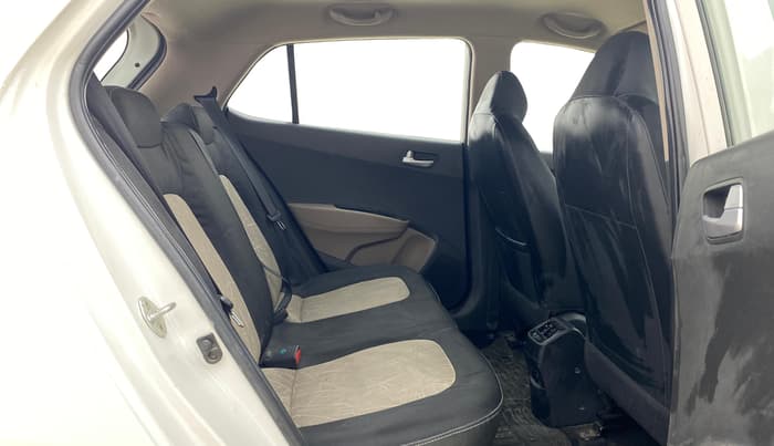 2017 Hyundai Grand i10 SPORTZ (O) AT 1.2 KAPPA VTVT, Petrol, Automatic, 31,831 km, Right Side Rear Door Cabin