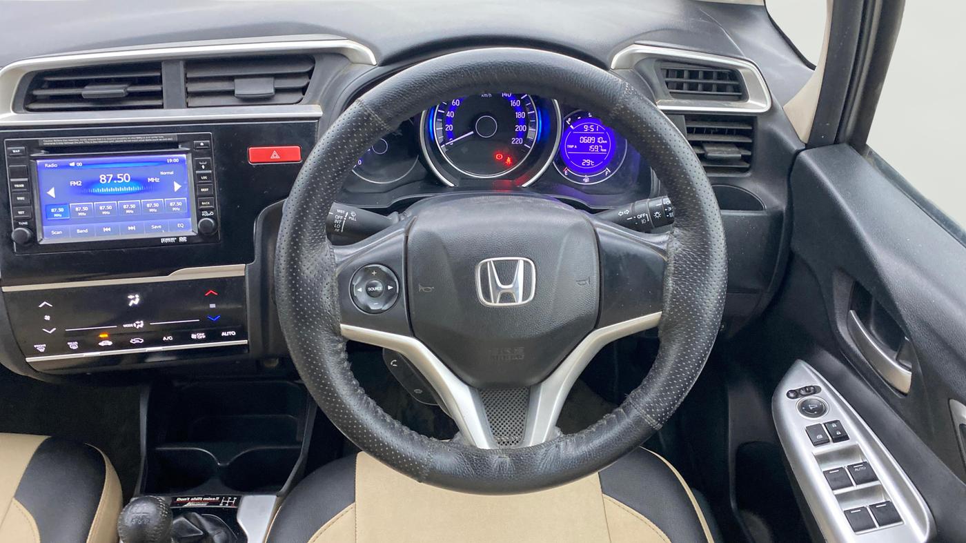 2015 Honda Jazz 1.5L I-DTEC VX, Diesel, Manual, 68,910 km, Steering Wheel Close Up