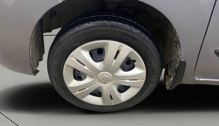 2016 Maruti Wagon R 1.0 VXI AMT, Petrol, Automatic, 61,856 km, Left Front Wheel