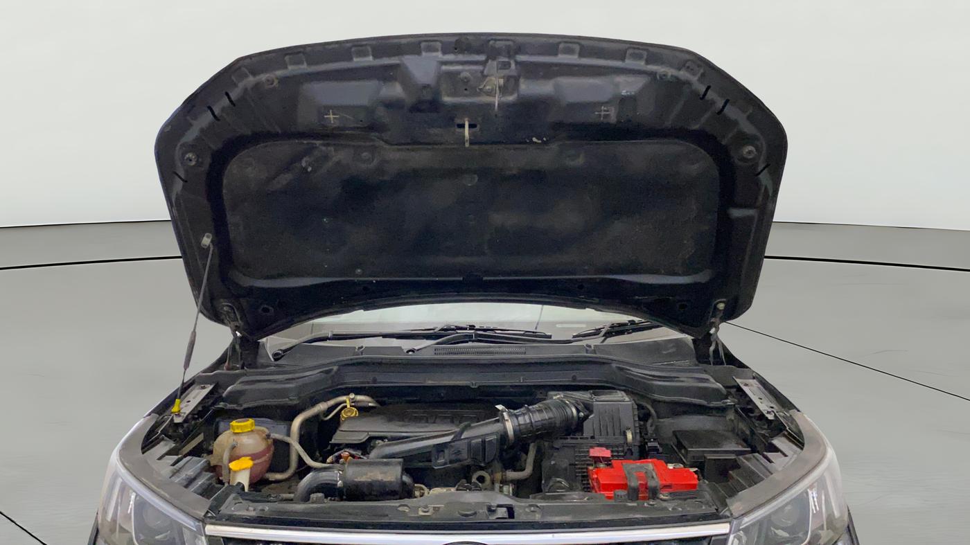 2020 Mahindra XUV300 W8 (O) 1.2 PETROL, Petrol, Manual, 85,956 km, Open Bonet