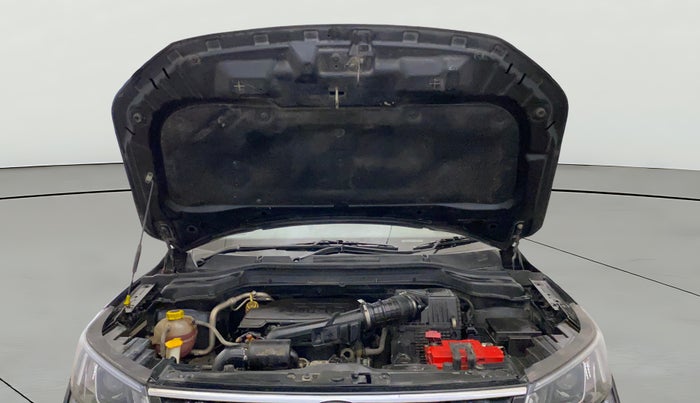 2020 Mahindra XUV300 W8 (O) 1.2 PETROL, Petrol, Manual, 83,644 km, Open Bonet