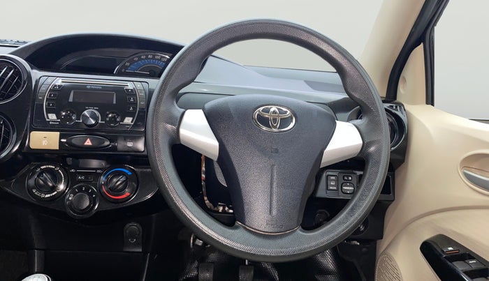 2019 Toyota Etios Liva V DUAL TONE, Petrol, Manual, 35,718 km, Steering Wheel Close Up