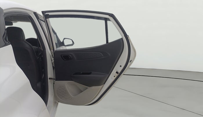 2022 Hyundai AURA S 1.2 CNG, CNG, Manual, 90,192 km, RHS Rear Door