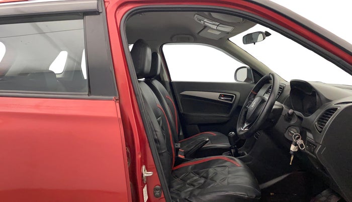 2017 Maruti Vitara Brezza ZDI, Diesel, Manual, 1,39,612 km, Right Side Front Door Cabin