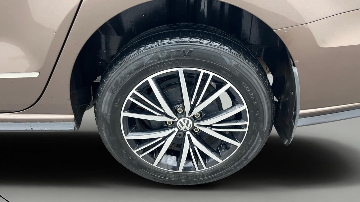 2020 Volkswagen Vento HIGHLINE 1.0L TSI AT, Petrol, Automatic, 34,673 km, Left Rear Wheel