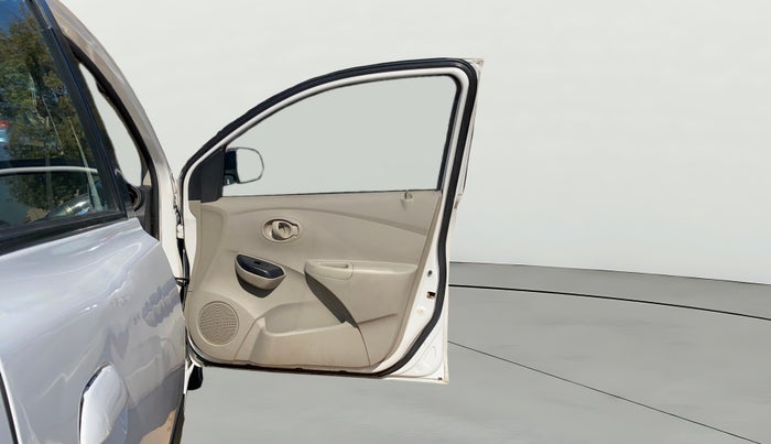 2017 Datsun Go T, Petrol, Manual, 81,608 km, RHS Front Door