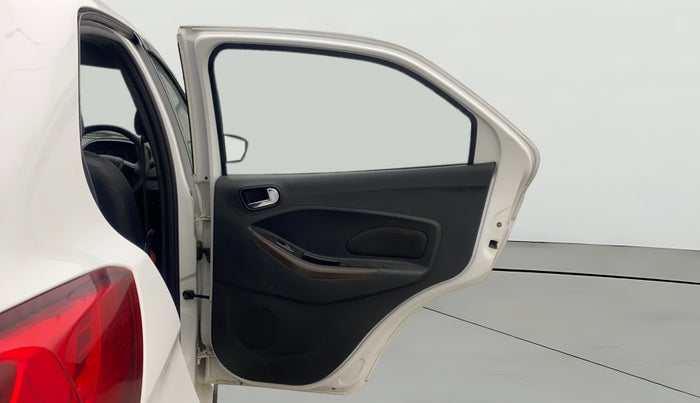 2018 Ford FREESTYLE TITANIUM 1.5 DIESEL, Diesel, Manual, 89,710 km, RHS Rear Door