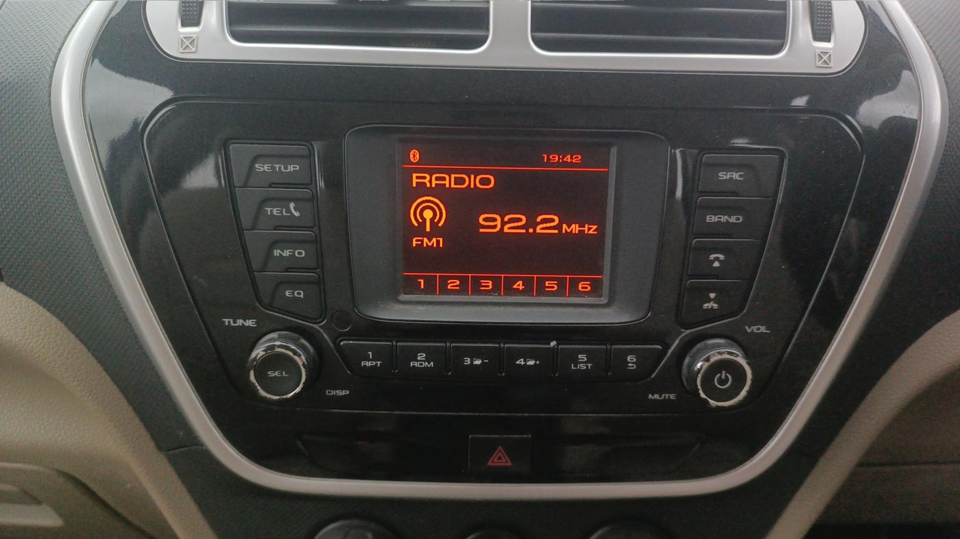 2015 Mahindra TUV300 T8, Diesel, Manual, 1,30,605 km, Air Conditioner