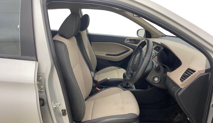 2016 Hyundai Elite i20 MAGNA 1.2, Petrol, Manual, 9,420 km, Right Side Front Door Cabin