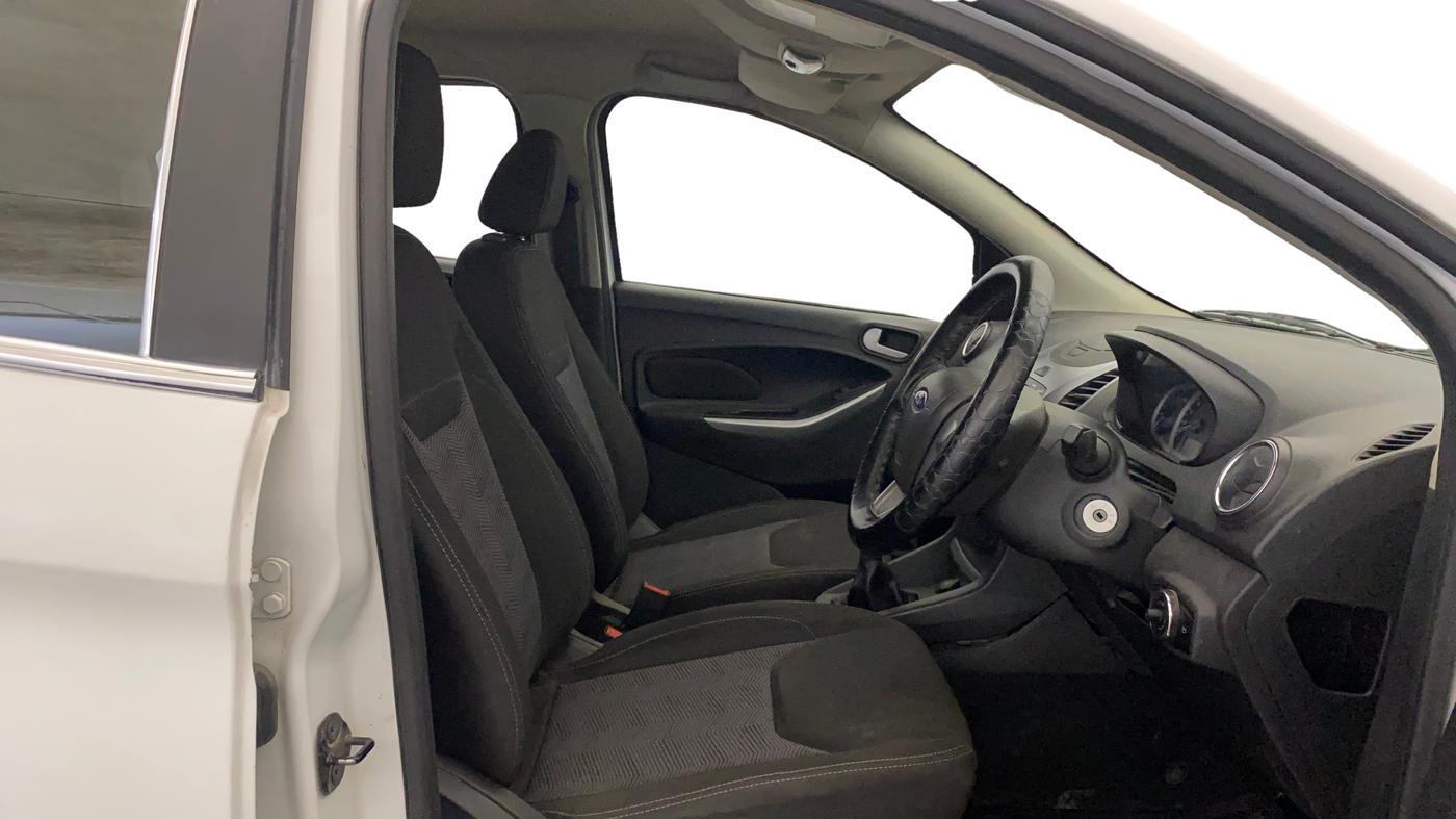 2018 Ford New Figo TITANIUM 1.2 PETROL MT, Petrol, Manual, 38,098 km, Right Side Front Door Cabin