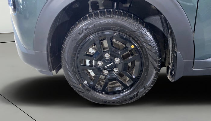 2025 KIA Carens Clavis HTE(O) 1.5 Petrol MT, Petrol, Manual, 315 km, Left Front Wheel