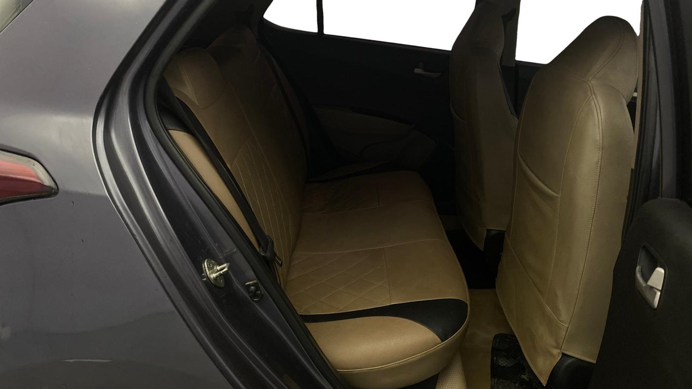 2014 Hyundai Grand i10 SPORTZ 1.2 KAPPA VTVT, CNG, Manual, 61,754 km, Right Side Rear Door Cabin