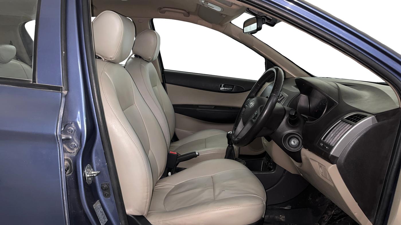 2014 Hyundai i20 SPORTZ 1.2, Petrol, Manual, 45,264 km, Right Side Front Door Cabin