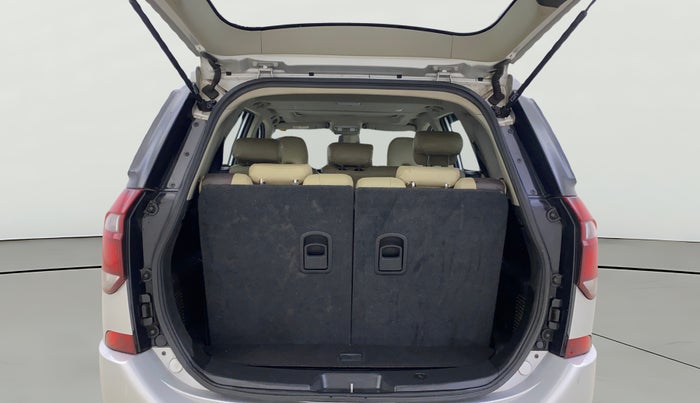 2021 Mahindra XUV500 W9, Diesel, Manual, 1,00,157 km, Boot Open Zoomed View