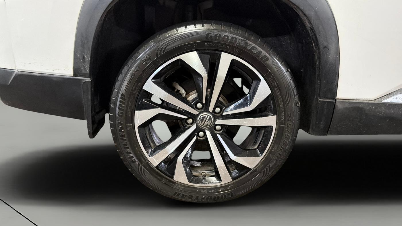 2023 MG HECTOR PLUS SHARP PRO 1.5 PETROL TURBO CVT 6 STR, Petrol, Automatic, 43,197 km, Right Rear Wheel