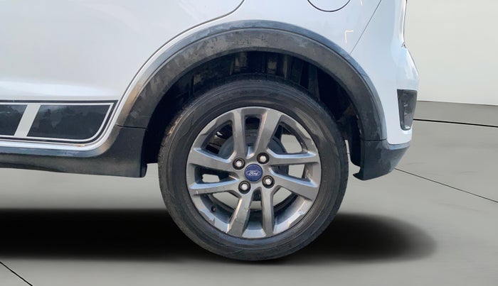 2018 Ford FREESTYLE TITANIUM 1.5 DIESEL, Diesel, Manual, 1,30,602 km, Left Rear Wheel